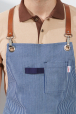 Фартук джинсовый в синюю полоску с крестообразными завязками и бежевой отделкой