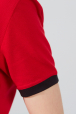 Футболка-поло "унисекс" с черной отделкой,с коротким рукавом красного цвета