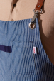Фартук джинсовый в синюю полоску с крестообразными завязками и бежевой отделкой