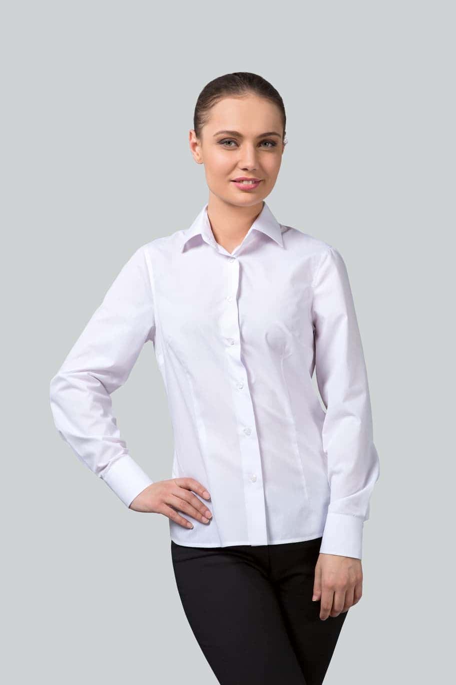 Модели белых блузок. Официантка в белой блузке. Официанта форма белая блузка. Блузка белая женская с логотипом c. Состав блузок